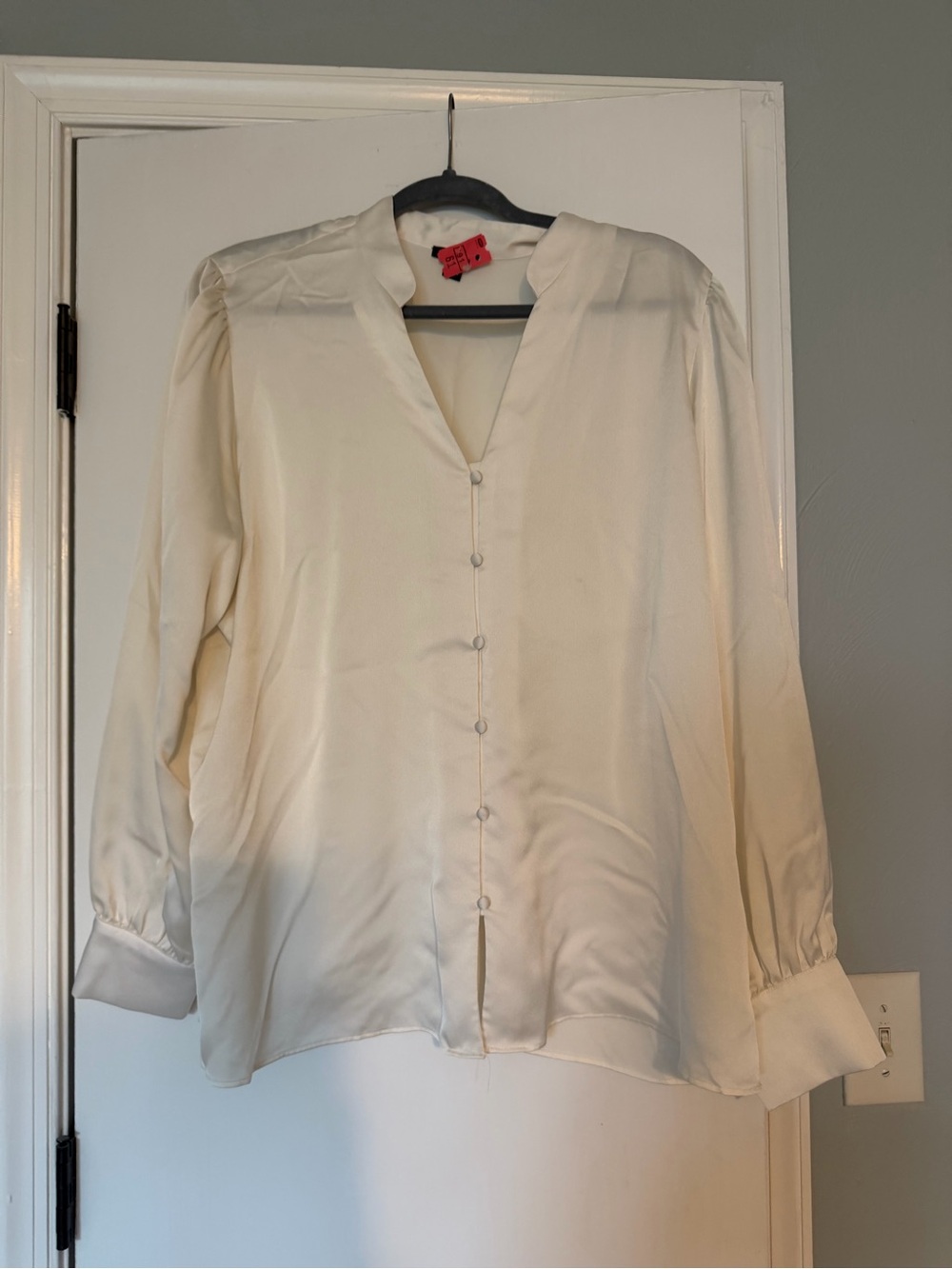 Anne Taylor soft Classic Women's Cream Button-Front Blouse